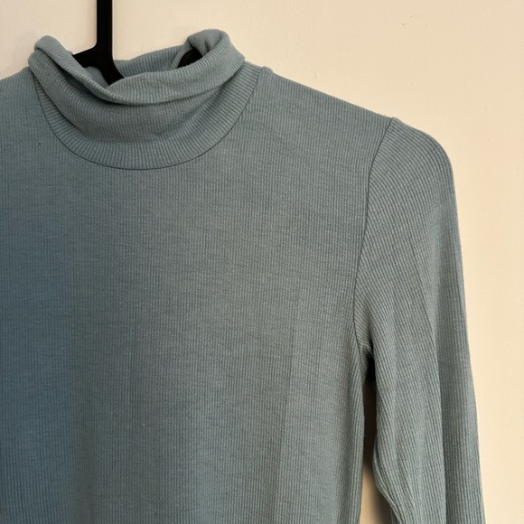 Wilfred Only Turtleneck - Picture 4 of 6